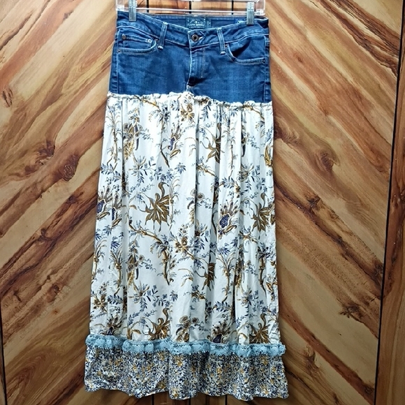 Lucky Brand Dresses & Skirts - Lucky Brand Blue and Cream Floral Maxi Skirt Size M